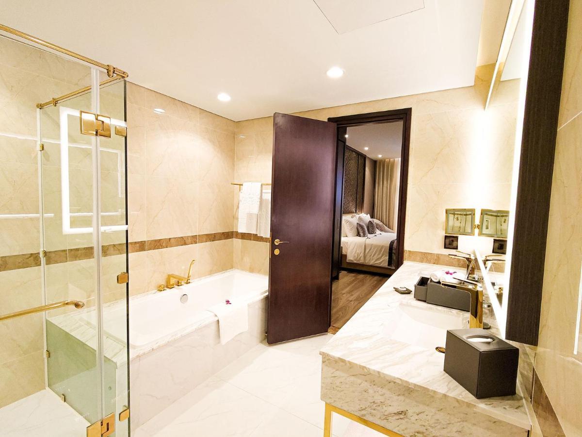 Diamond Stars Ben Tre Hotel Exteriér fotografie Bathroom