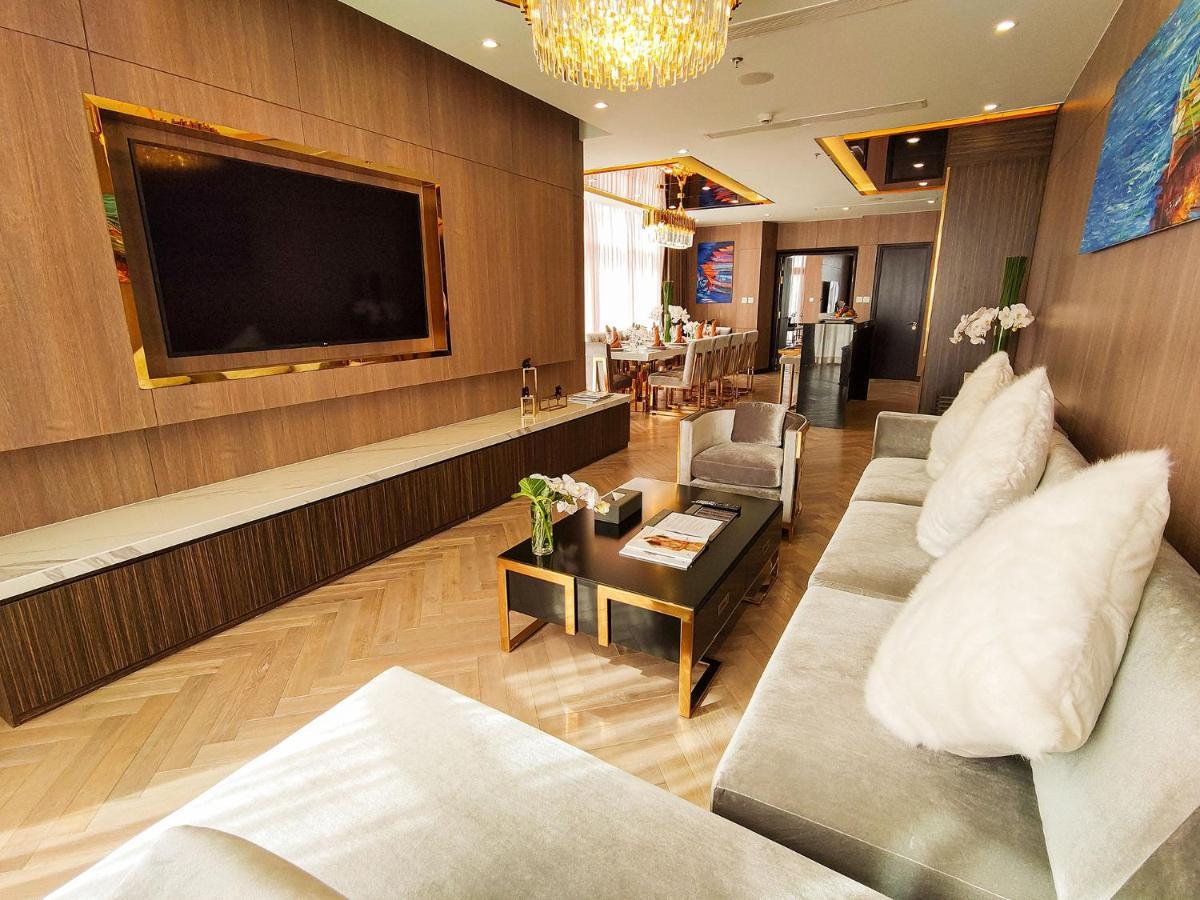 Diamond Stars Ben Tre Hotel Exteriér fotografie The interior of the lounge