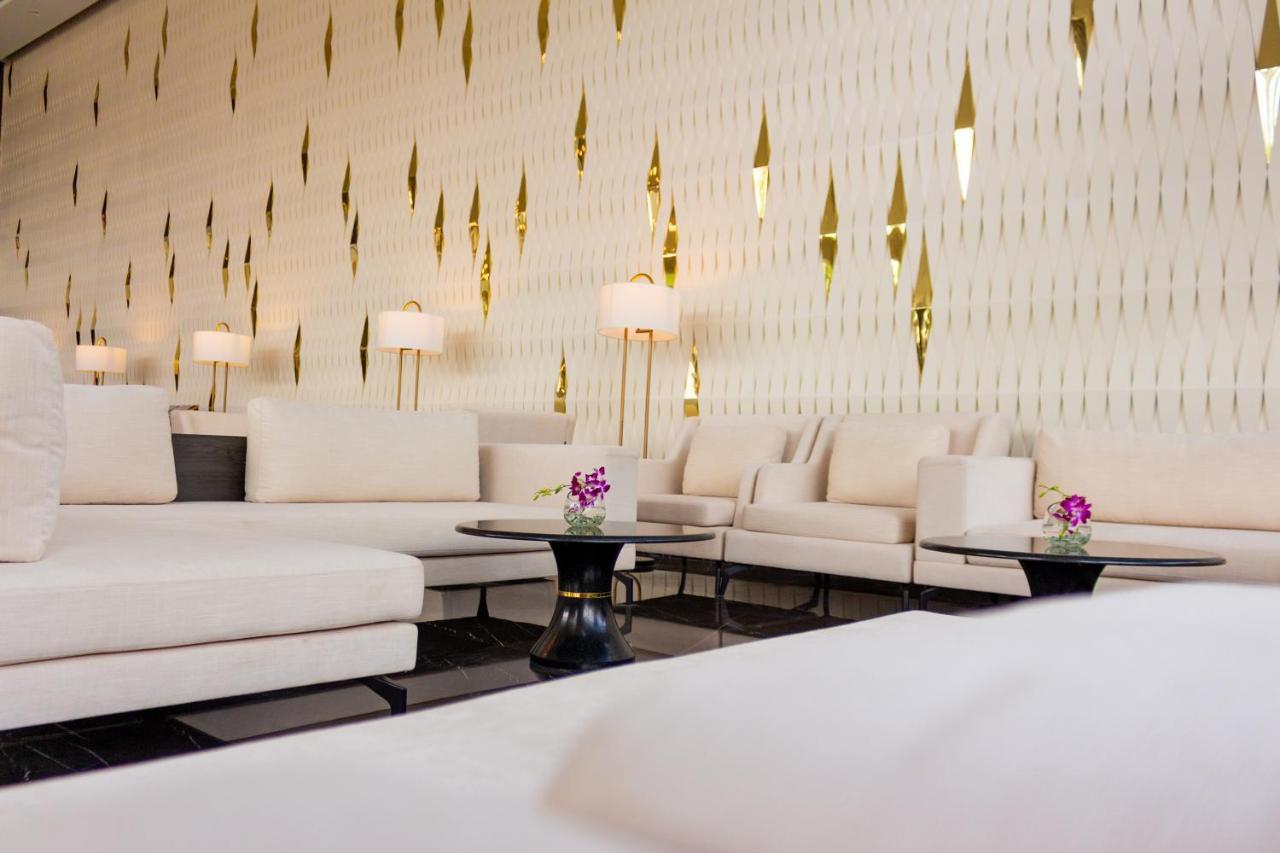 Diamond Stars Ben Tre Hotel Exteriér fotografie The lobby of the hotel