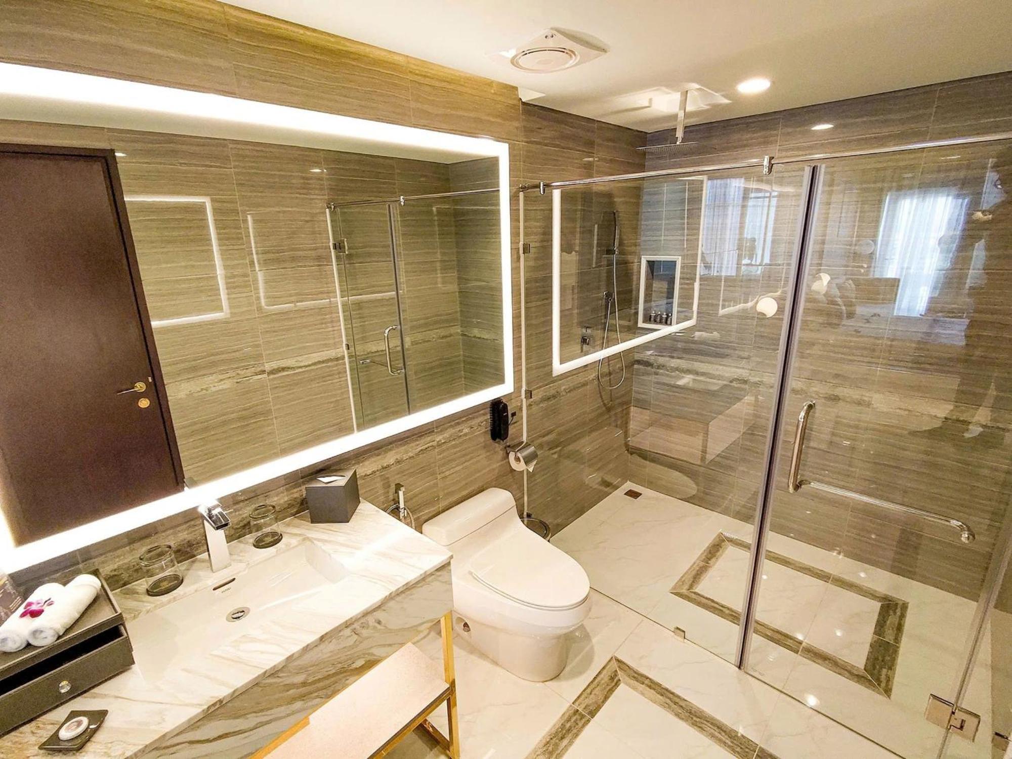 Diamond Stars Ben Tre Hotel Exteriér fotografie Bathroom
