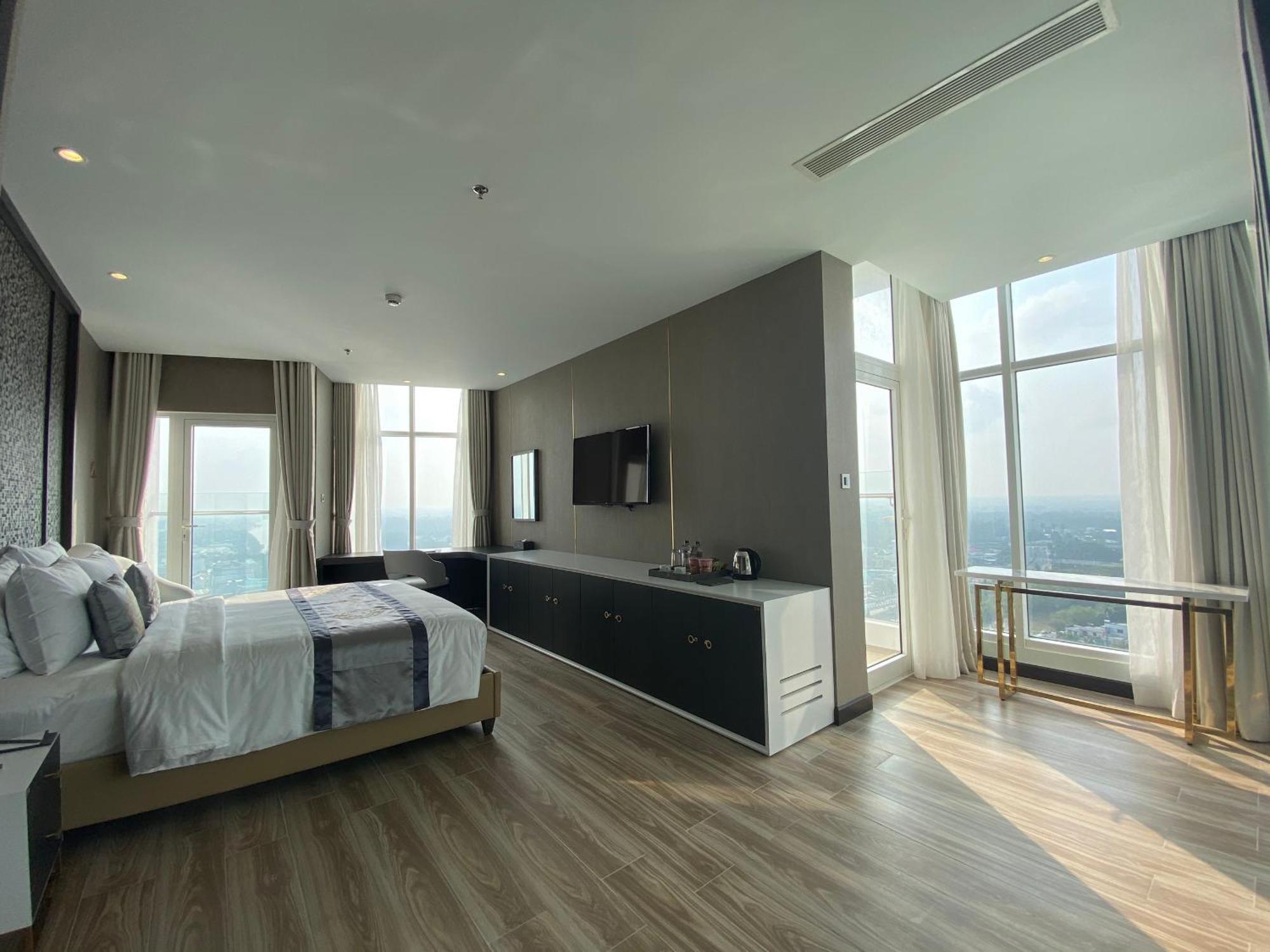Diamond Stars Ben Tre Hotel Exteriér fotografie A bedroom at the hotel